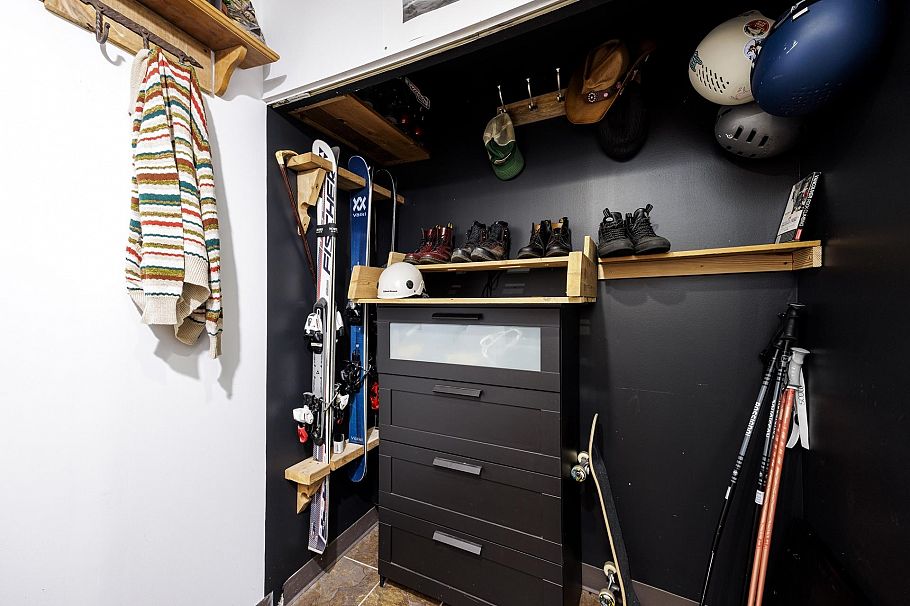 3132 Lonsdale Avenue North Vancouver, BC - 31