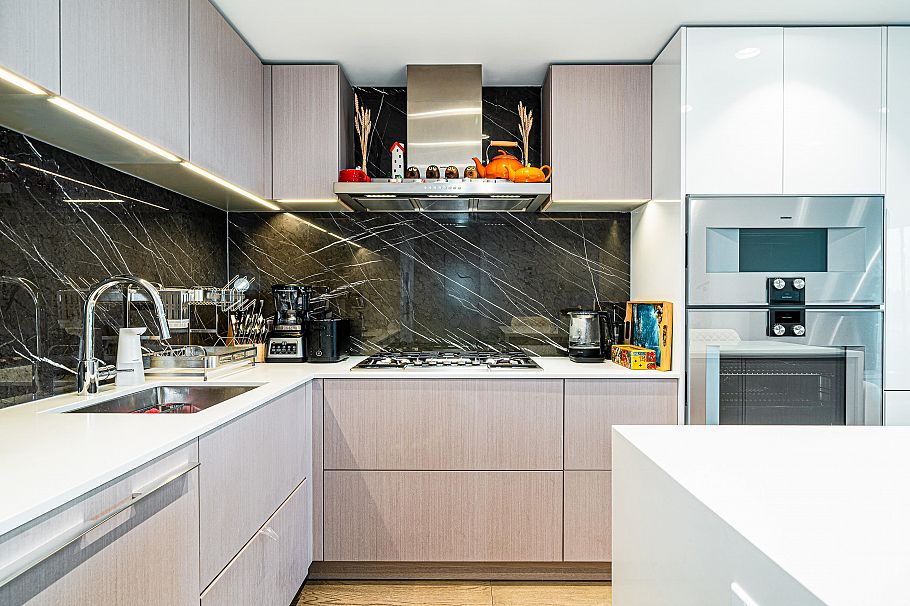 2102 1632 Lions Gate Lane North Vancouver, BC - 9