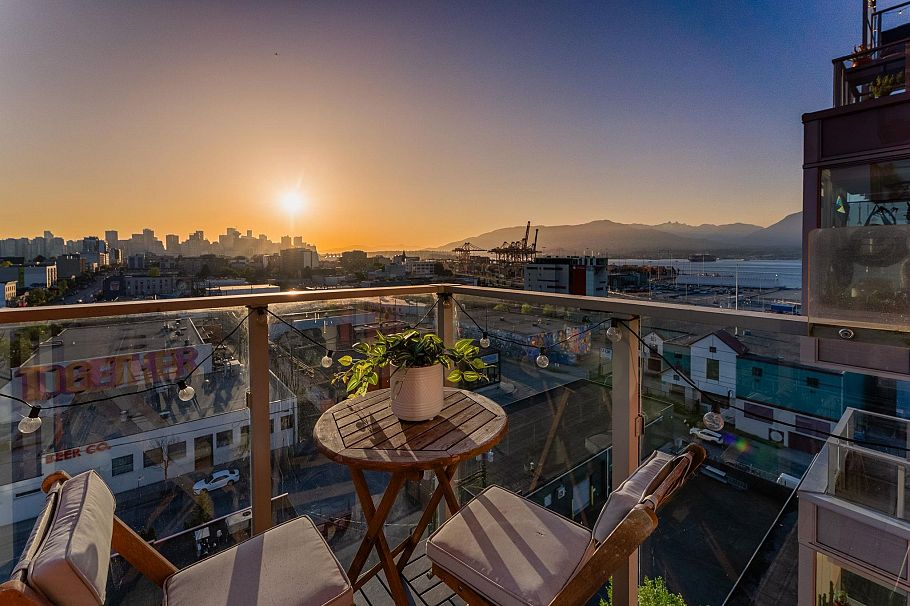 1001 933 E Hastings Street Vancouver, BC - 1