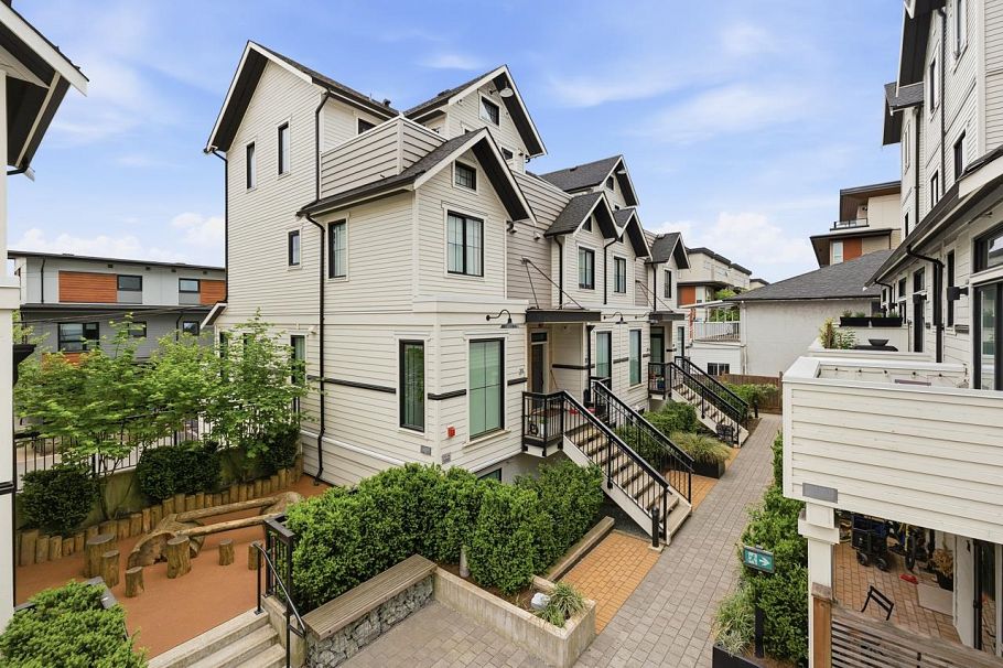 13 237 Ridgeway Avenue North Vancouver, BC - 33