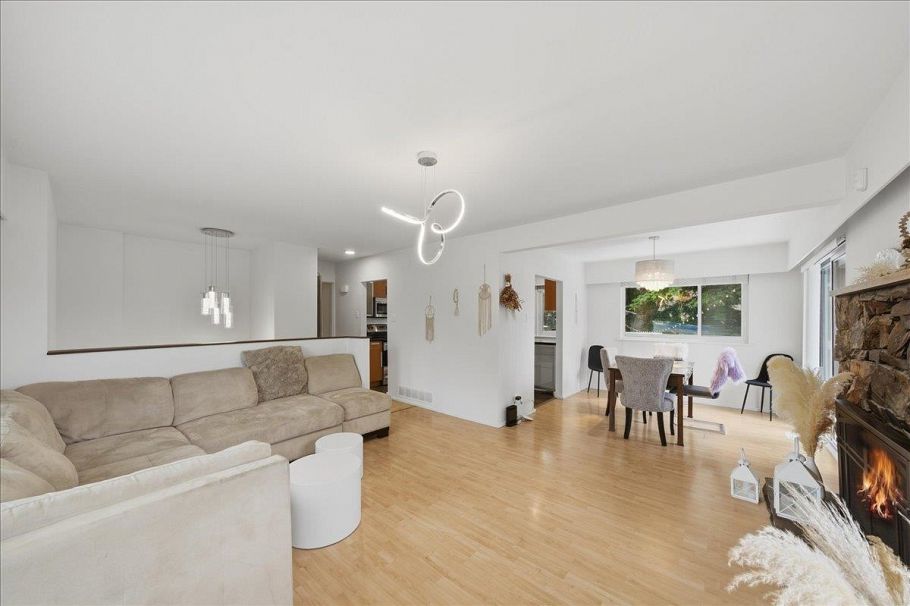 4158 Mt Seymour Parkway North Vancouver, BC - 4