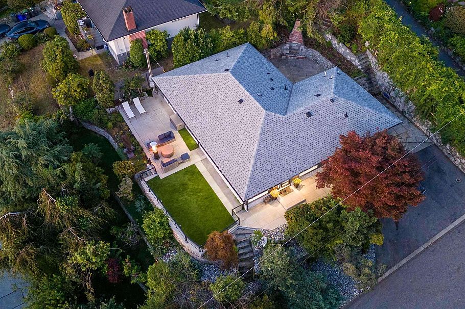 3812 Dalkeith Drive North Vancouver, BC - 26