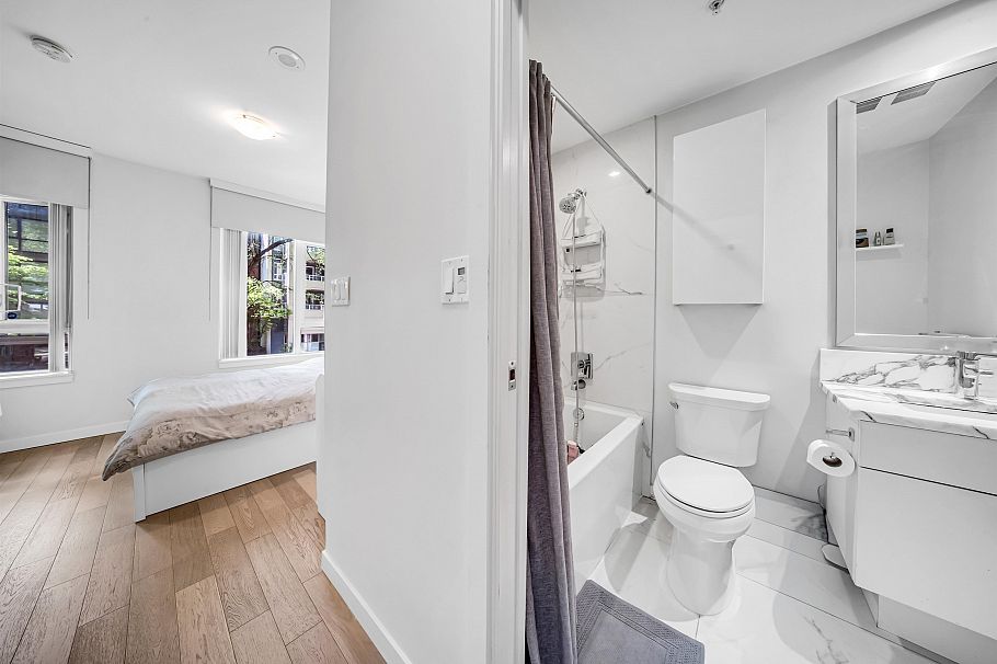 2021 W 10th Avenue Vancouver, BC - 17