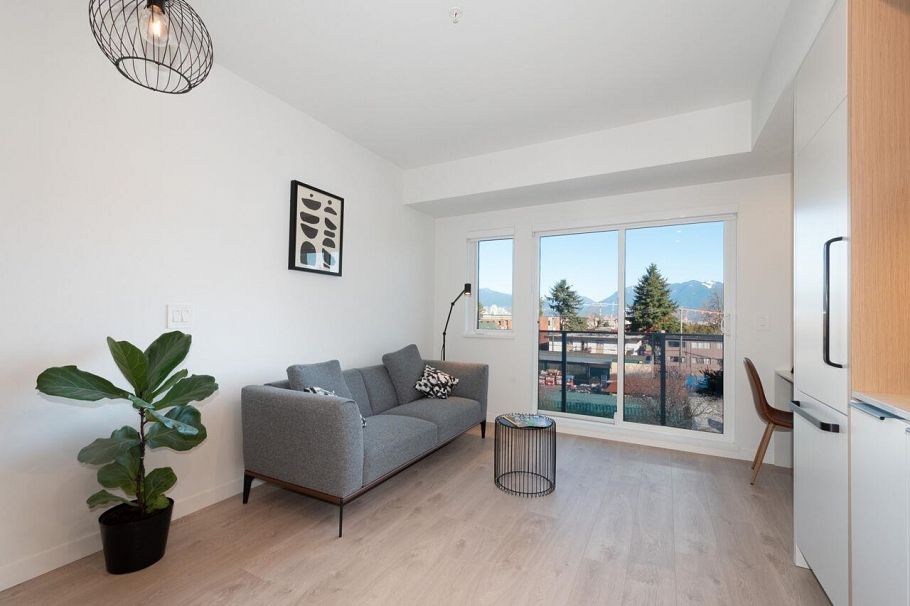 310 2520 Guelph Street Vancouver, BC - 9