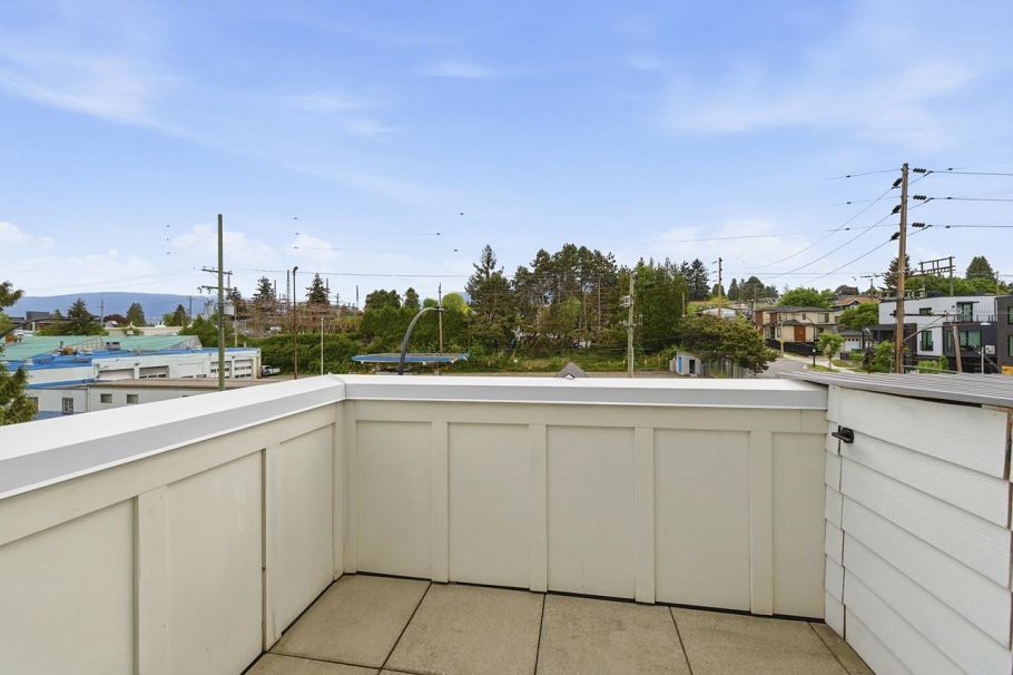 13 237 Ridgeway Avenue North Vancouver, BC - 25