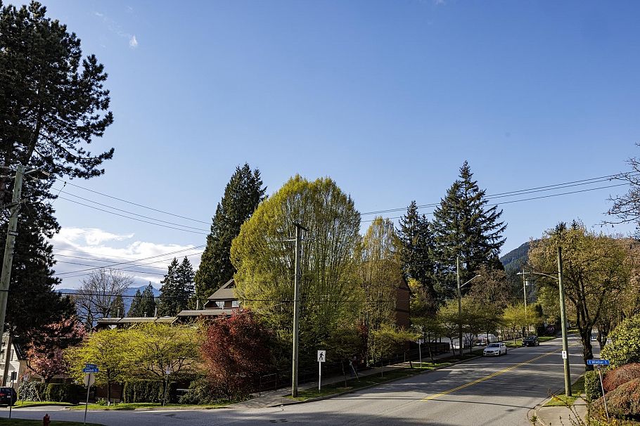 3132 Lonsdale Avenue North Vancouver, BC - 24