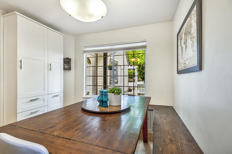 2 3939 Indian River Drive North Vancouver, BC - 12