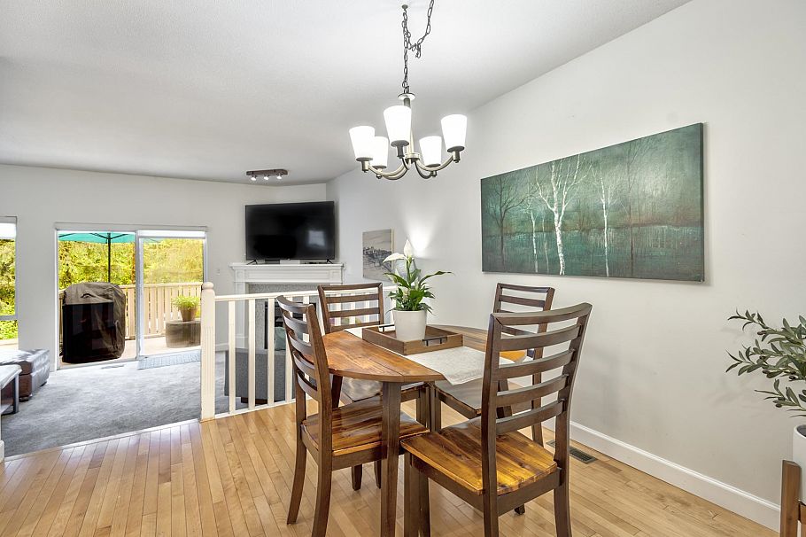2 3939 Indian River Drive North Vancouver, BC - 16