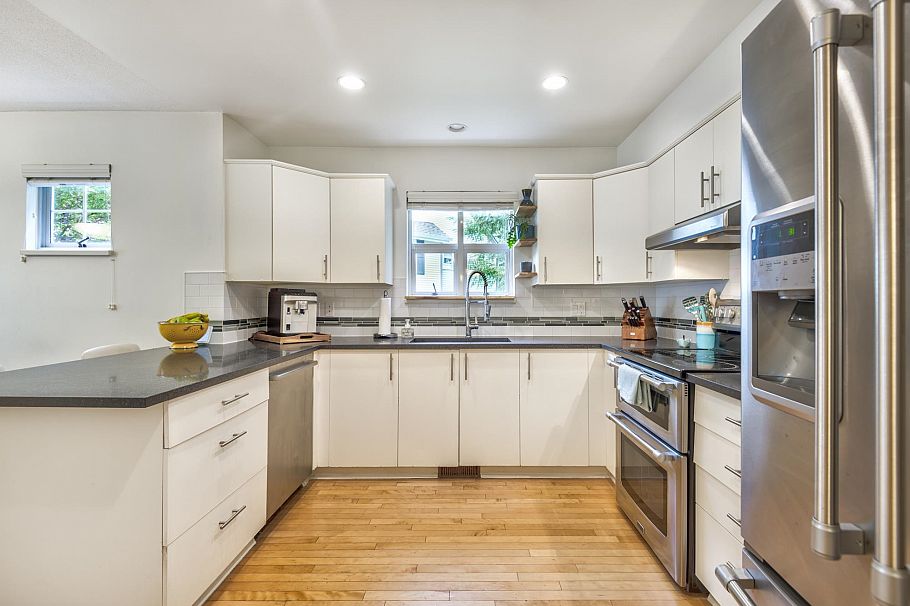 2 3939 Indian River Drive North Vancouver, BC - 7