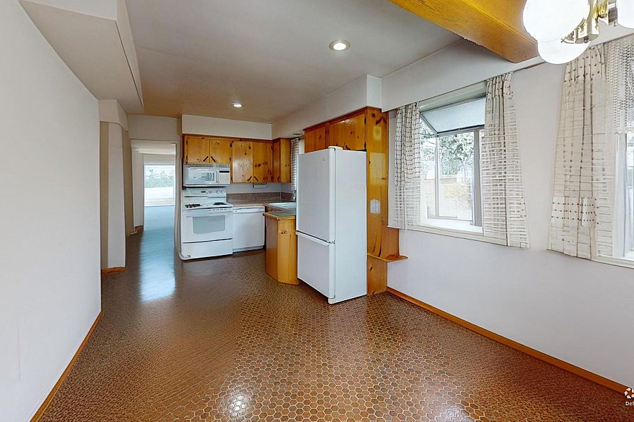4793 Commercial Street Vancouver, BC - 9