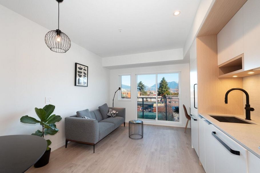 310 2520 Guelph Street Vancouver, BC - 7