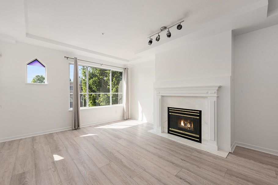 304 6475 Chester Street Vancouver, BC - 2