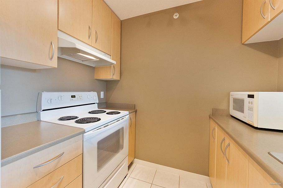 312 3663 Crowley Drive Vancouver, BC - 3