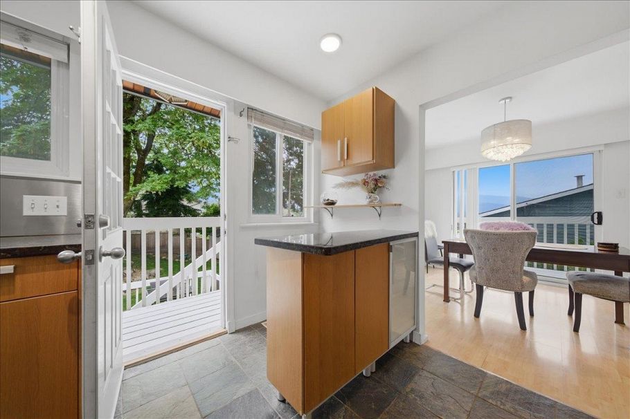 4158 Mt Seymour Parkway North Vancouver, BC - 12