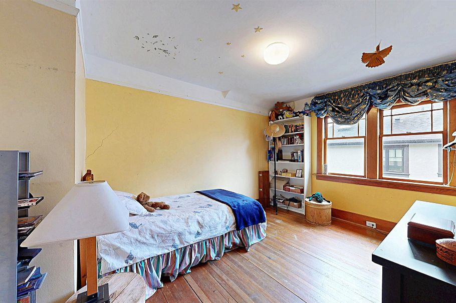 4402 W 12th Avenue Vancouver, BC - 14