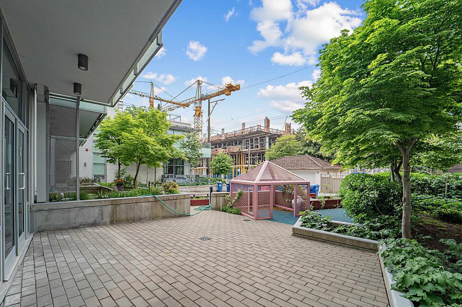 304 4963 Cambie Street Vancouver, BC - 25