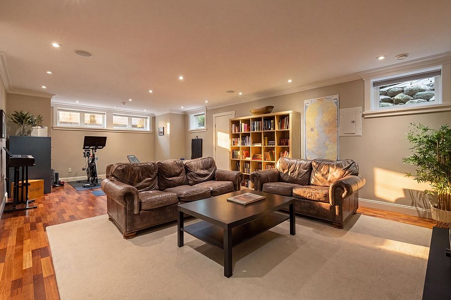 3586 Emerald Drive North Vancouver, BC - 24