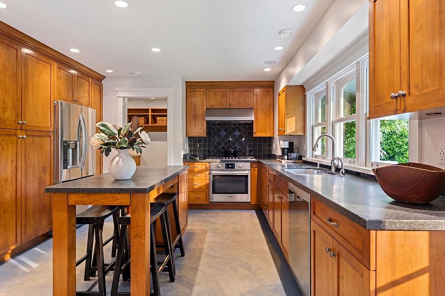 3586 Emerald Drive North Vancouver, BC - 8