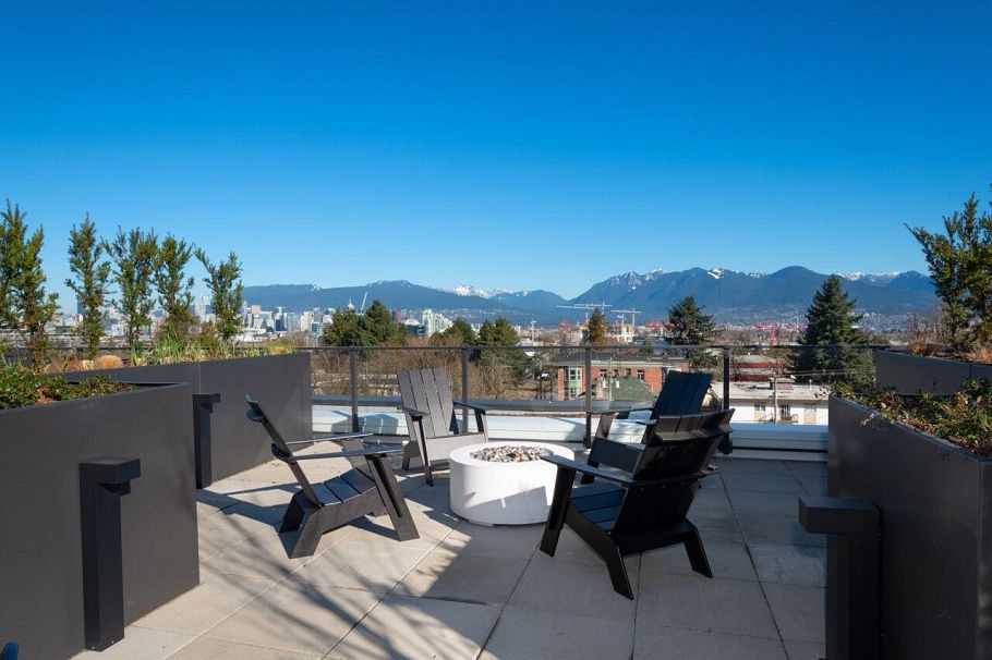 310 2520 Guelph Street Vancouver, BC - 2
