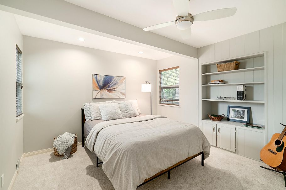 939 Calverhall Street North Vancouver, BC - 19