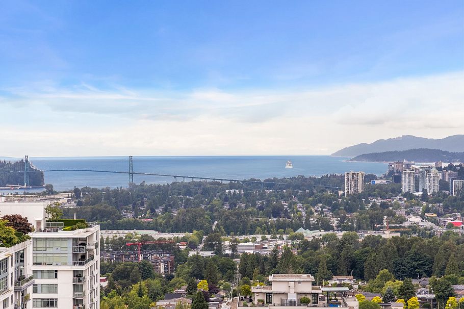 2105 125 E 14th Street North Vancouver, BC - 29