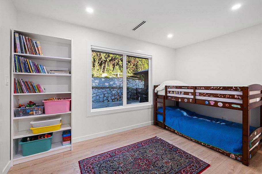 3812 Dalkeith Drive North Vancouver, BC - 18