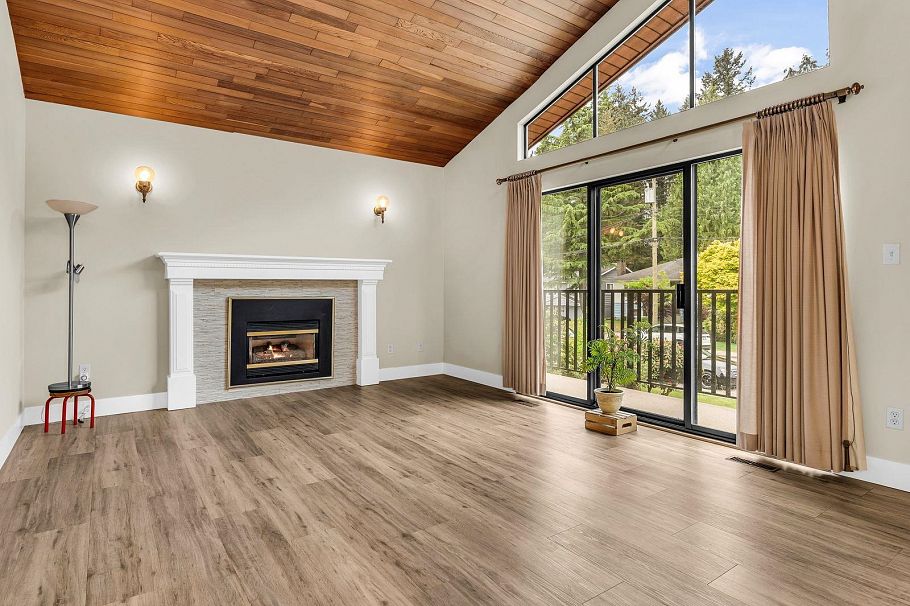 859 E 17th Street North Vancouver, BC - 3