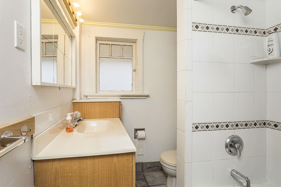 2051 Stephens Street Vancouver, BC - 13