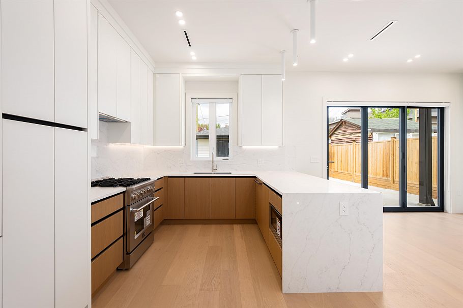 2 3645 Dundas Street Vancouver, BC - 9