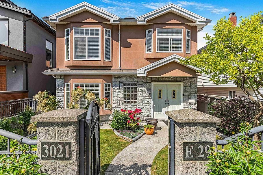 3021 E 29th Avenue Vancouver, BC - 1