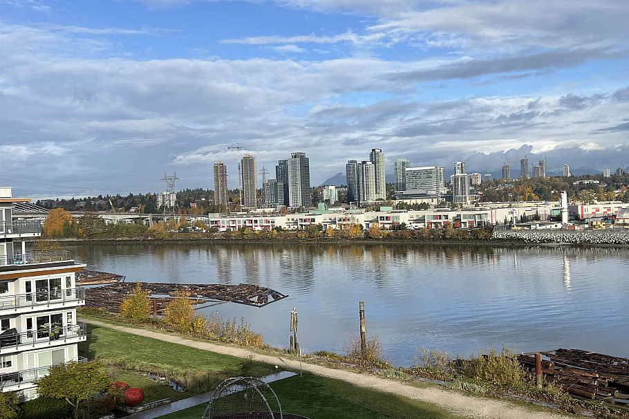 609 10177 River Drive Richmond, BC - 1