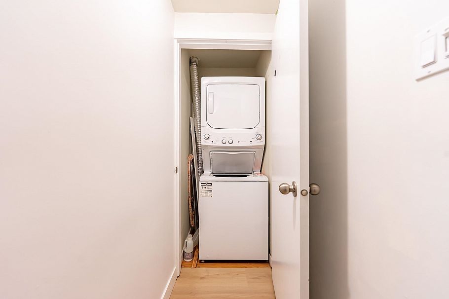 3654 E 25th Avenue Vancouver, BC - 21