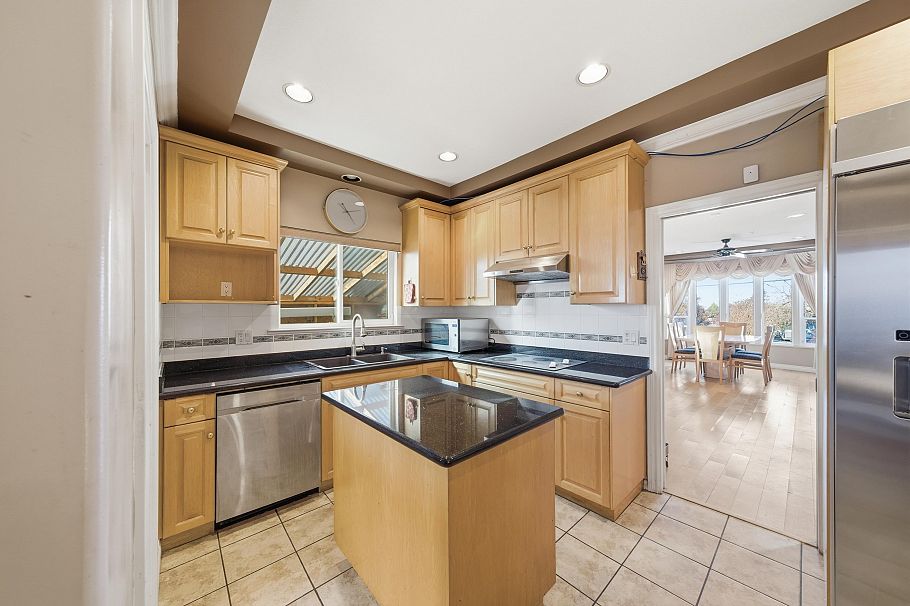 7962 Victoria Drive Vancouver, BC - 10