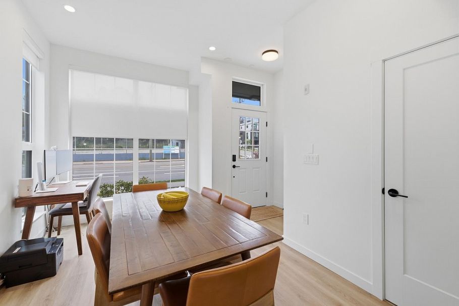 13 237 Ridgeway Avenue North Vancouver, BC - 13