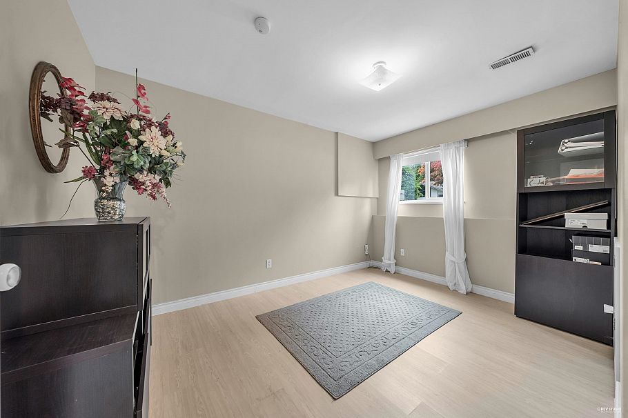 3566 Regent Avenue North Vancouver, BC - 29