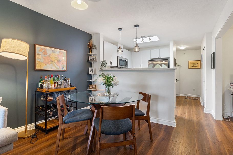 404 2741 E Hastings Street Vancouver, BC - 3