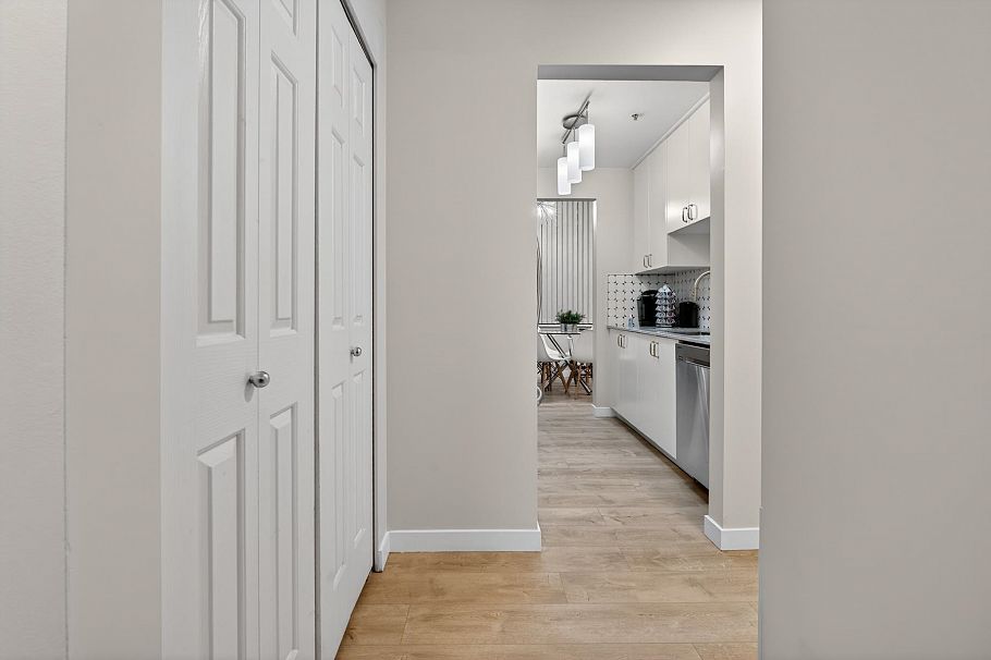 311 1010 Howe Street Vancouver, BC - 15