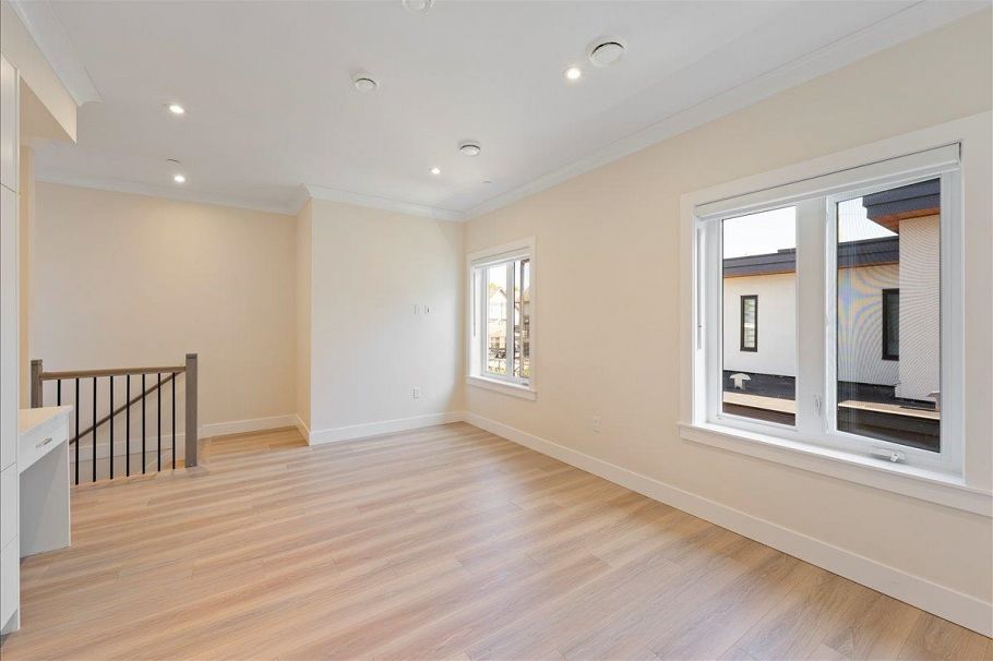 4854 Slocan Street Vancouver, BC - 11