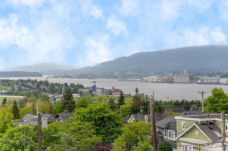 2 3645 Dundas Street Vancouver, BC - 1