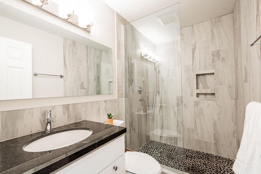 11 229 E 8th Street North Vancouver, BC - 21