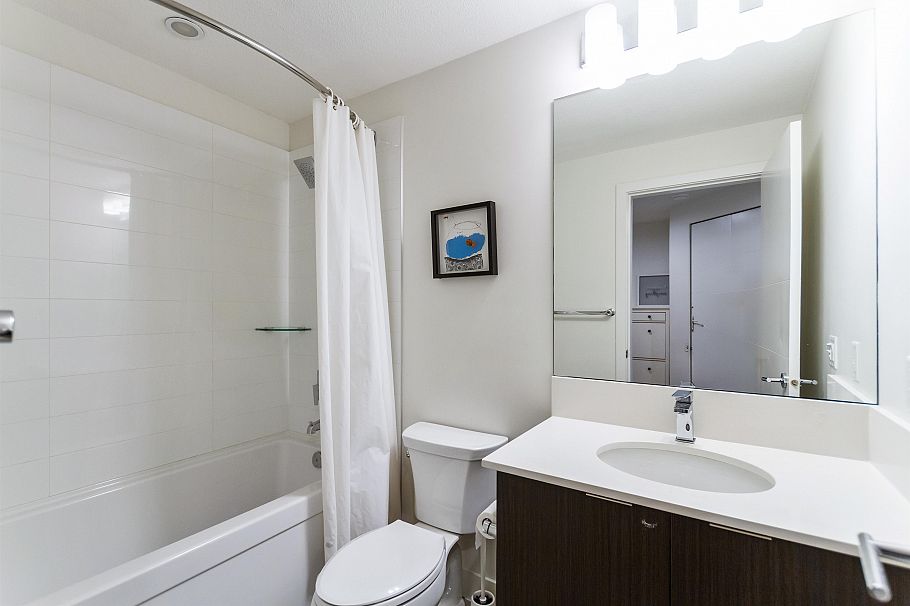 310 719 W 3rd Street North Vancouver, BC - 21