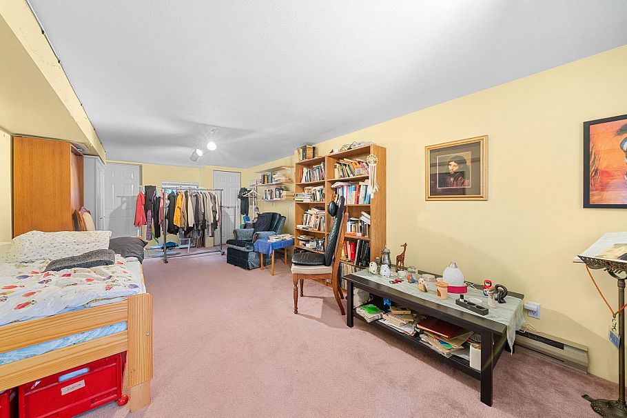 741 E 14th Street North Vancouver, BC - 23