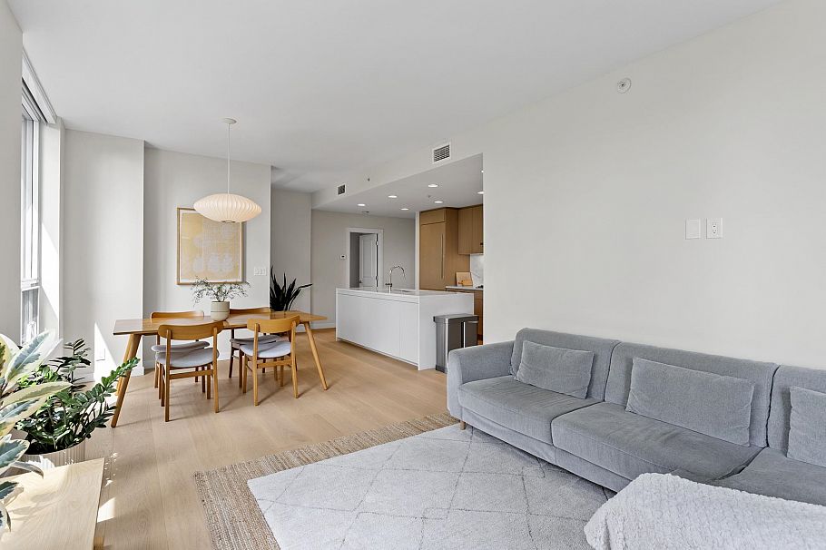 309 3533 Ross Drive Vancouver, BC - 2