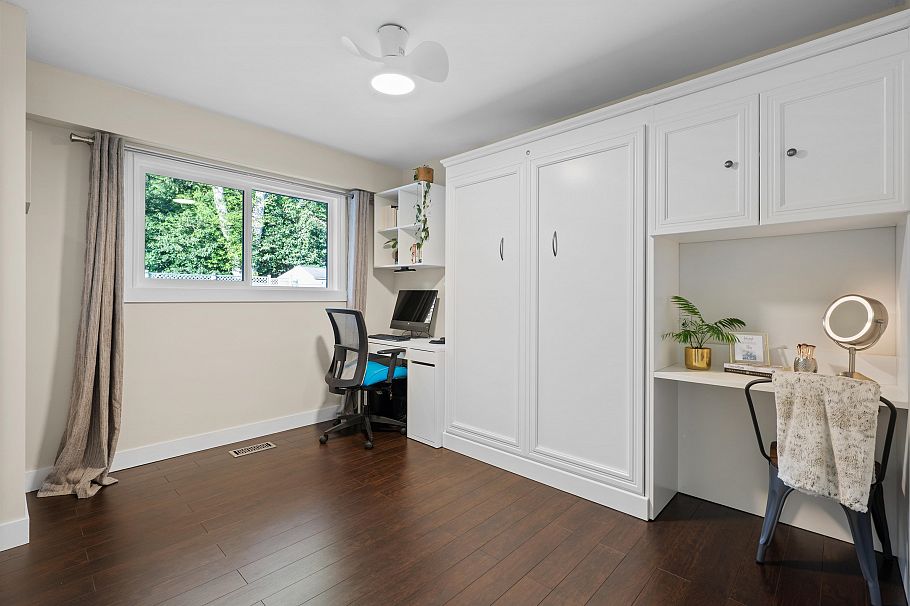 906 Strathaven Drive North Vancouver, BC - 19