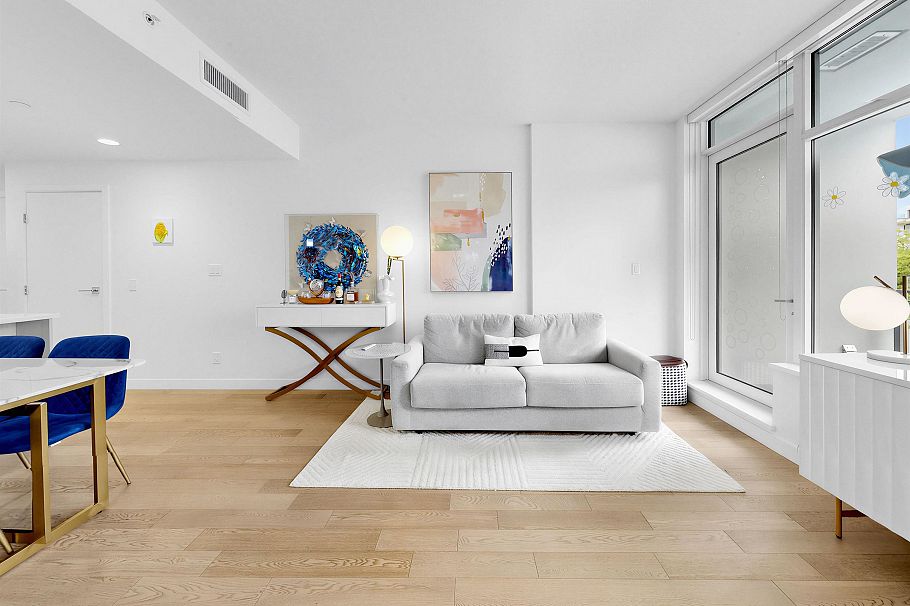 304 4963 Cambie Street Vancouver, BC - 4