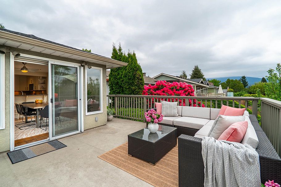939 Calverhall Street North Vancouver, BC - 10