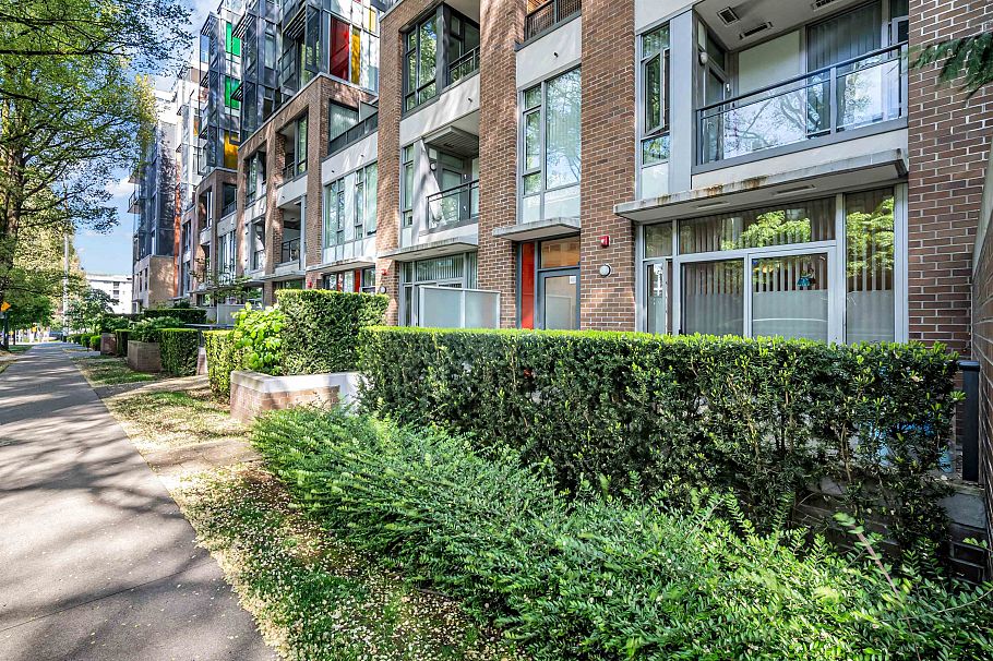2021 W 10th Avenue Vancouver, BC - 2