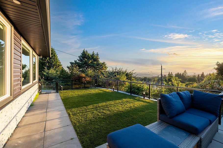 3812 Dalkeith Drive North Vancouver, BC - 3