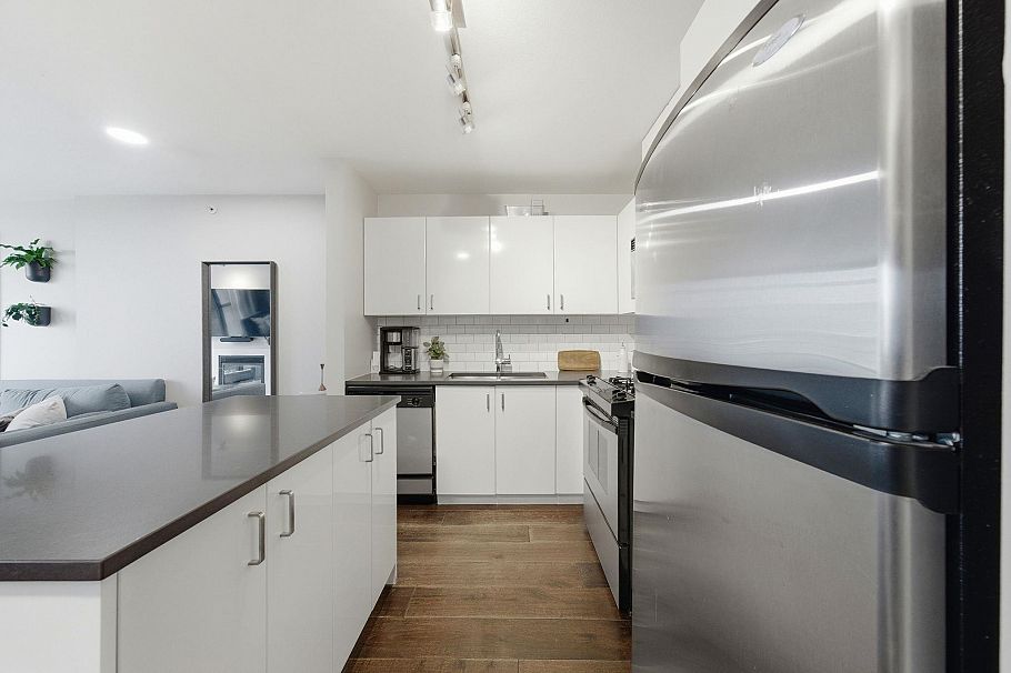405 155 W 1st Street North Vancouver, BC - 5