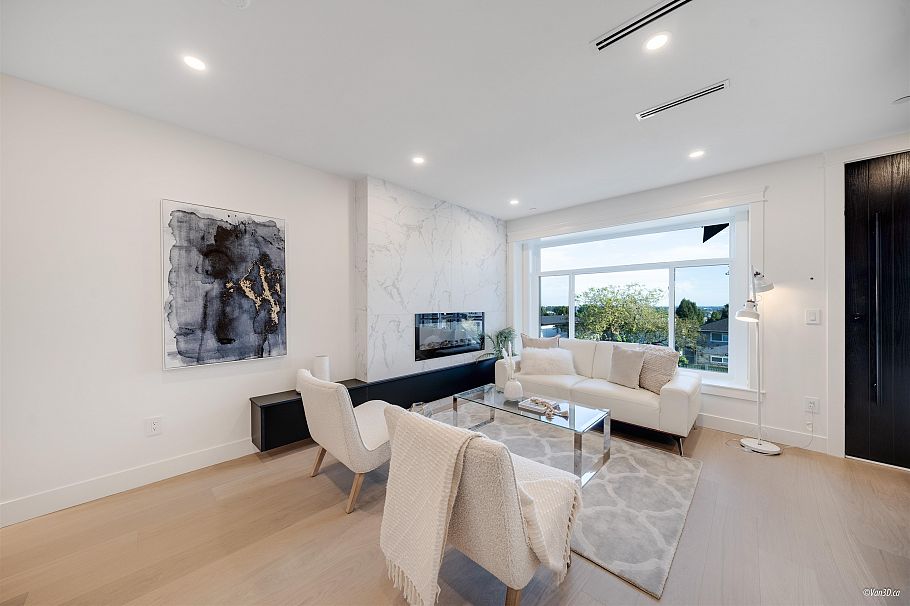 1167 E 63rd Avenue Vancouver, BC - 3
